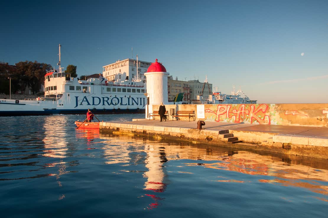 Zadar przeprawa na drugi brzeg łódką