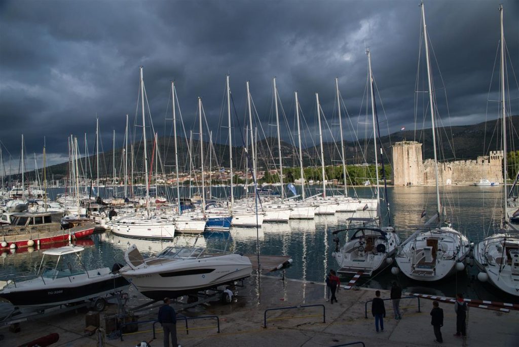 Marina ACI Trogir przed burzą