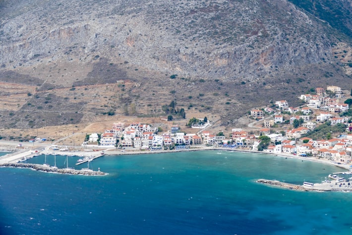 Monemvasia widok na port Gefira