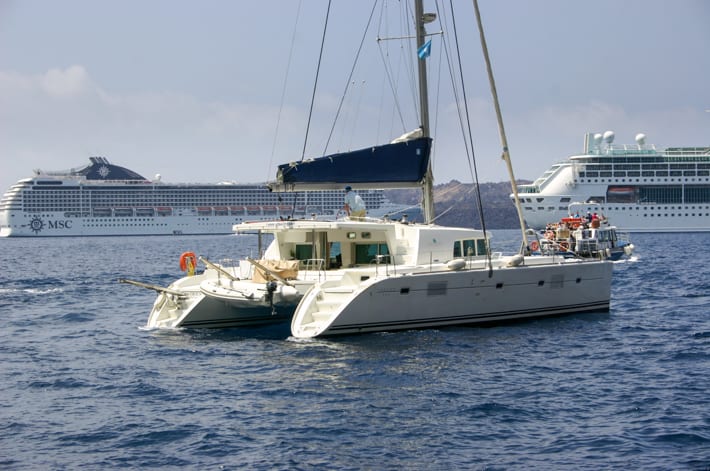 statki wycieczkowe na Santorini