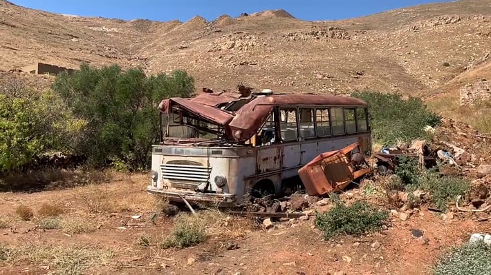 Wrak autobusu w Mega Livadhi