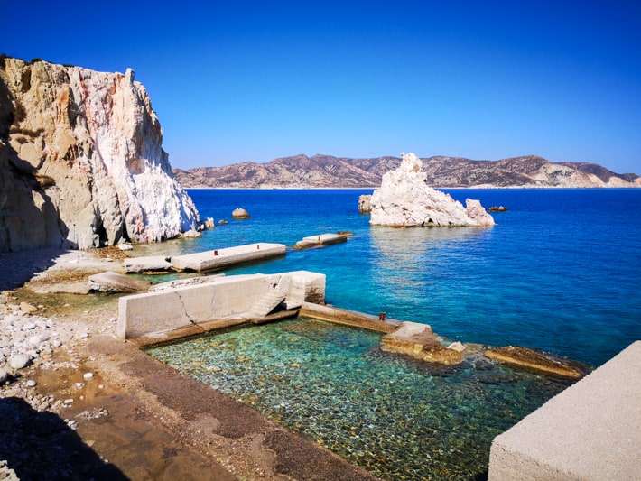 naturalne baseny w zatoce na wyspie Aghios Georgios