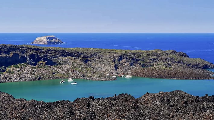 Palea Kameni widok z Nea Kameni