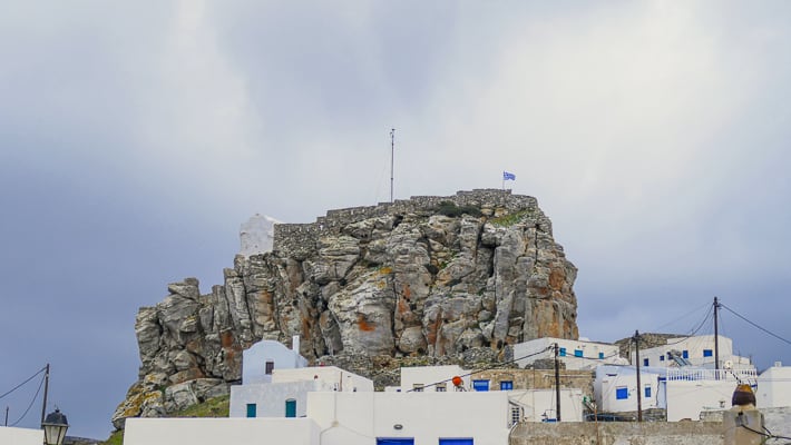 charakterystyczna skała w Chorze na Amorgos