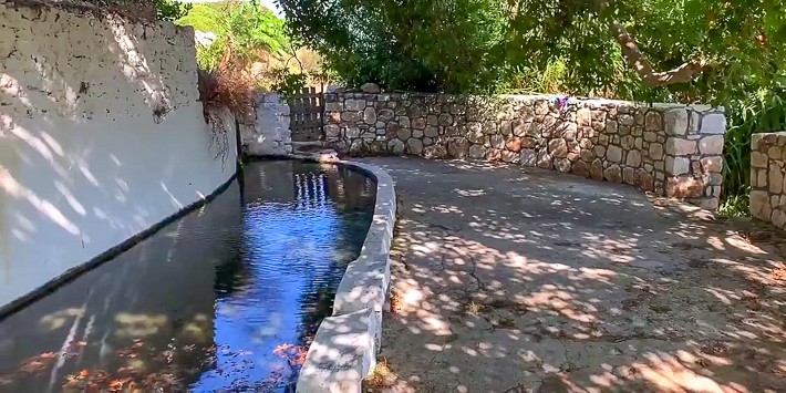 zbiornik na wodę w Donoussa Mersini