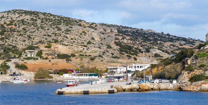 Port Mersini na wyspie Schinoussa
