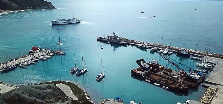 Port Erikousa