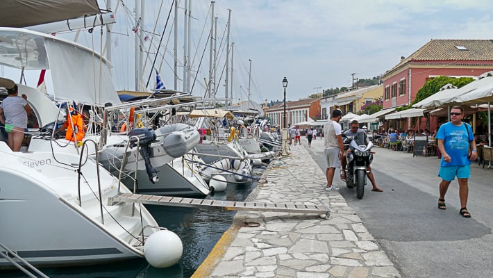 Port Gaios promenada