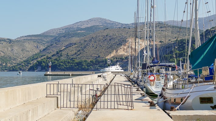 keja w marinie w Argostoli na Kefalonii