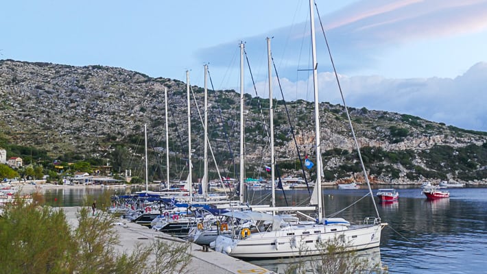 Aghios Nikolaos keja przy tawernie porto