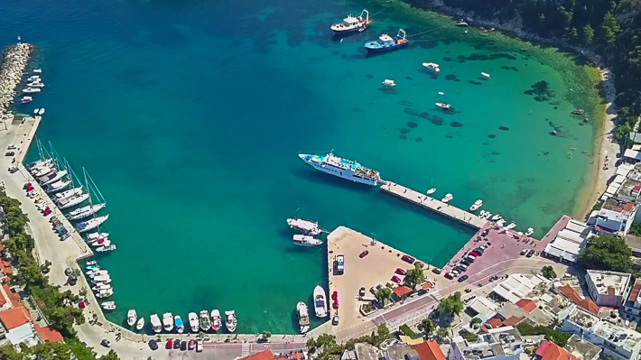 Port Patitiri na wyspie Alonnisos