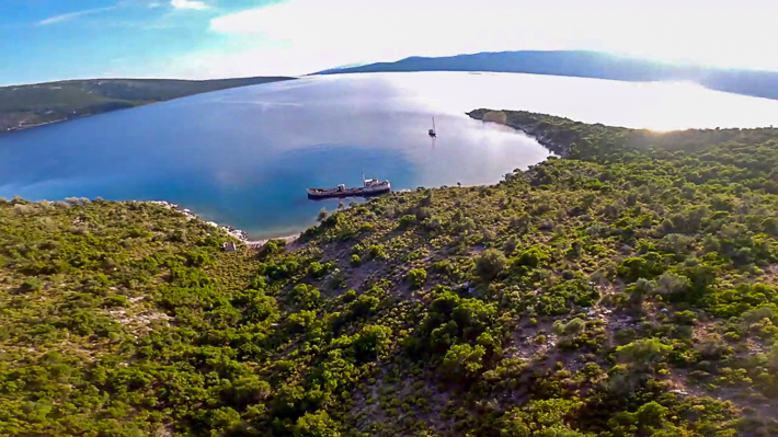 Wrak w zatoce Vsiliko na wyspie Peristera