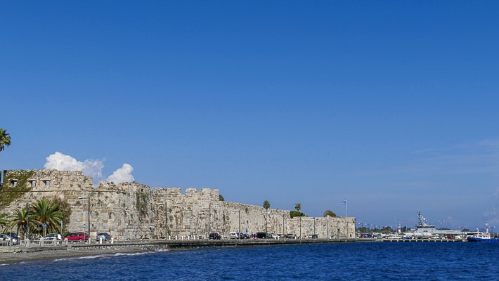 mury zamku Nertazia na wyspie Kos