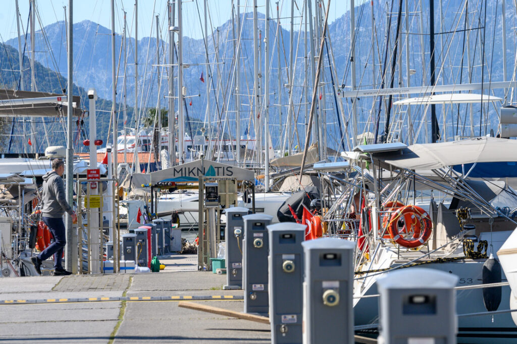 Miknatis port w Marmarisie