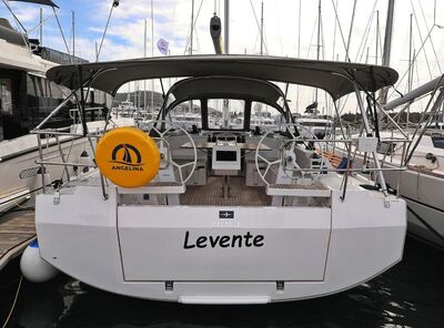 Bavaria C42 Levente - zdjęcie