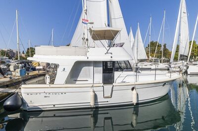 Swift Trawler 34 Fly Blue Sky - zdjęcie