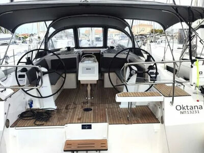 Bavaria C42 OKTANA - zdjęcie