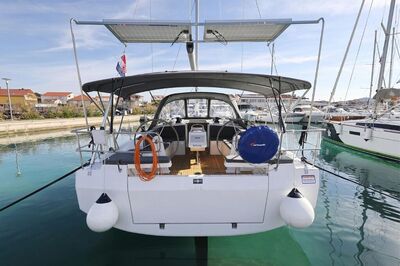 Bavaria C42 Summertime - zdjęcie