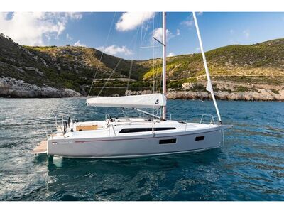 Oceanis 34.1 Domino - zdjęcie