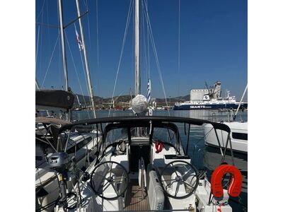 Oceanis 30.1 Agavi - zdjęcie