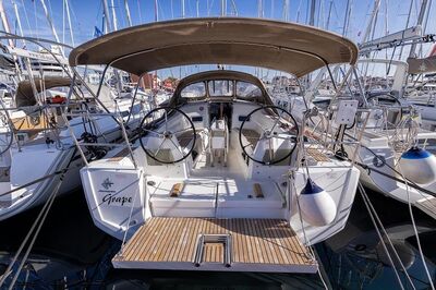Sun Odyssey 349 Grape - zdjęcie