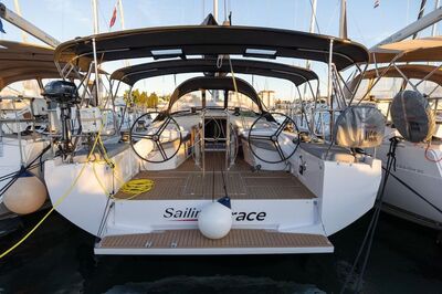 Elan E6 Sailing Grace - zdjęcie